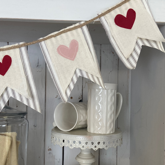 Vintage-Inspired Valentine SweetHeart Pennant Banner in Red & Pink-4ft